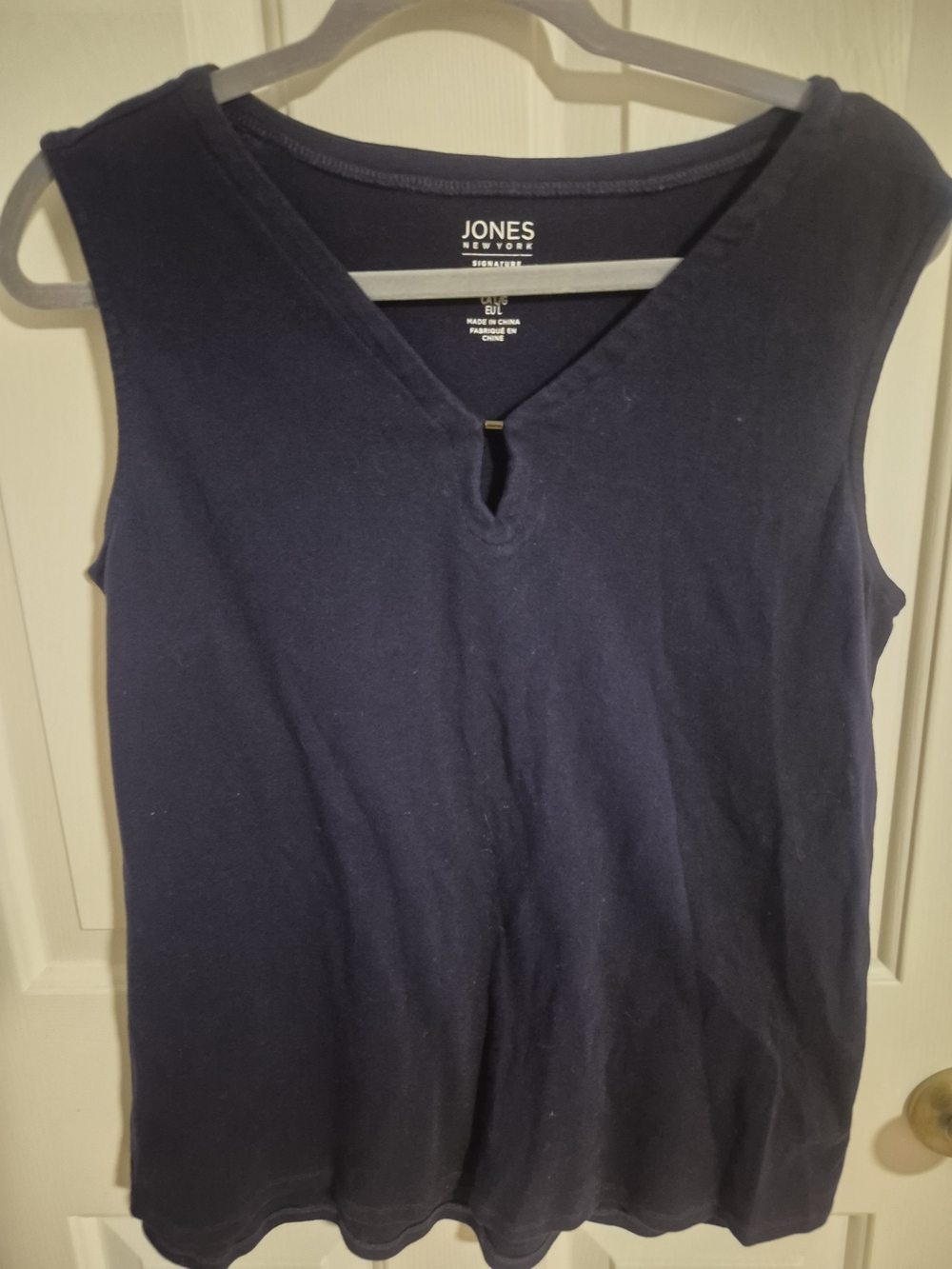 Jones New York Navy Sleeveless Keyhole V-Neck Tank